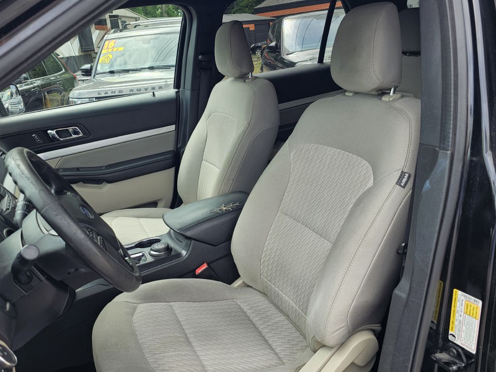 Photo 21 of this FORD EXPLORER