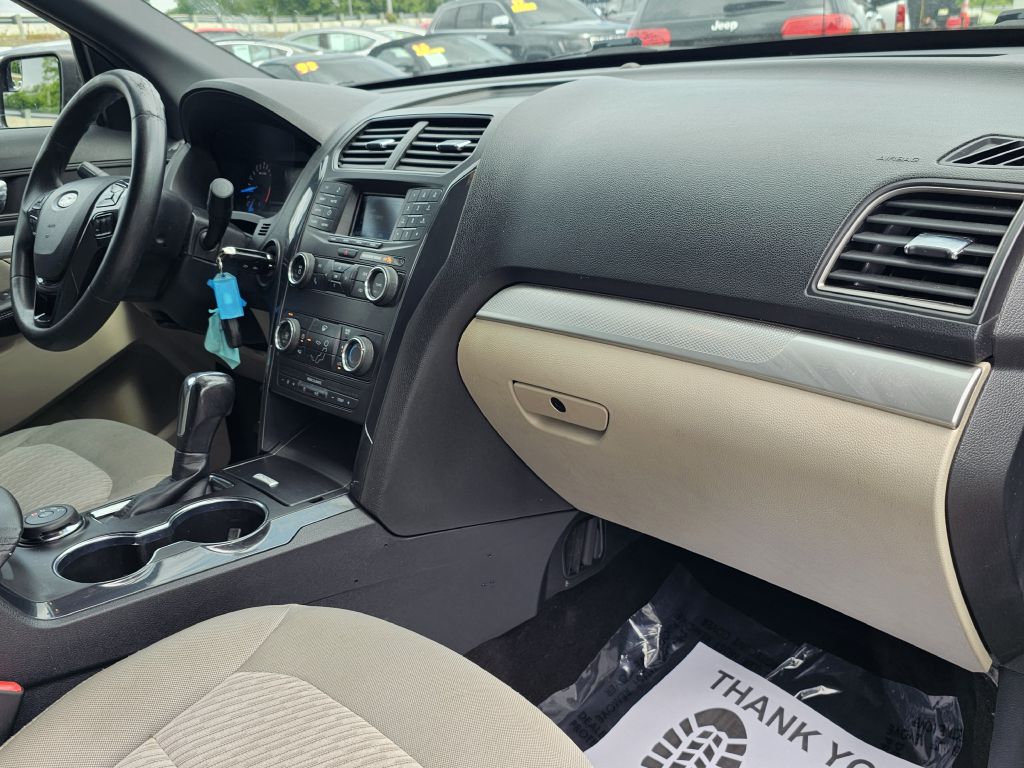 Photo 25 of this FORD EXPLORER
