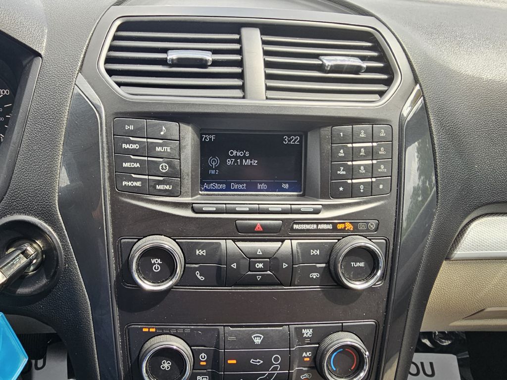 Photo 35 of this FORD EXPLORER