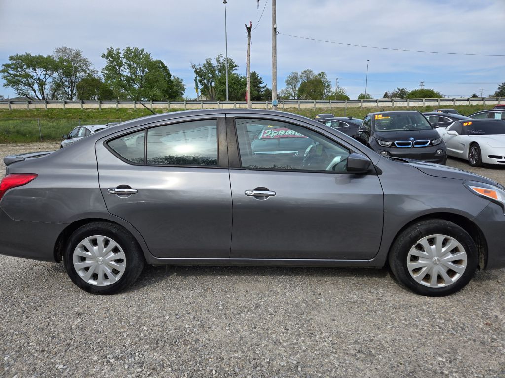 Photo 4 of this NISSAN VERSA
