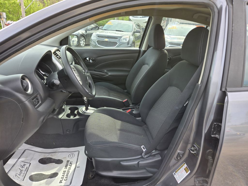 Photo 13 of this NISSAN VERSA
