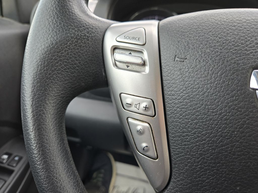Photo 17 of this NISSAN VERSA
