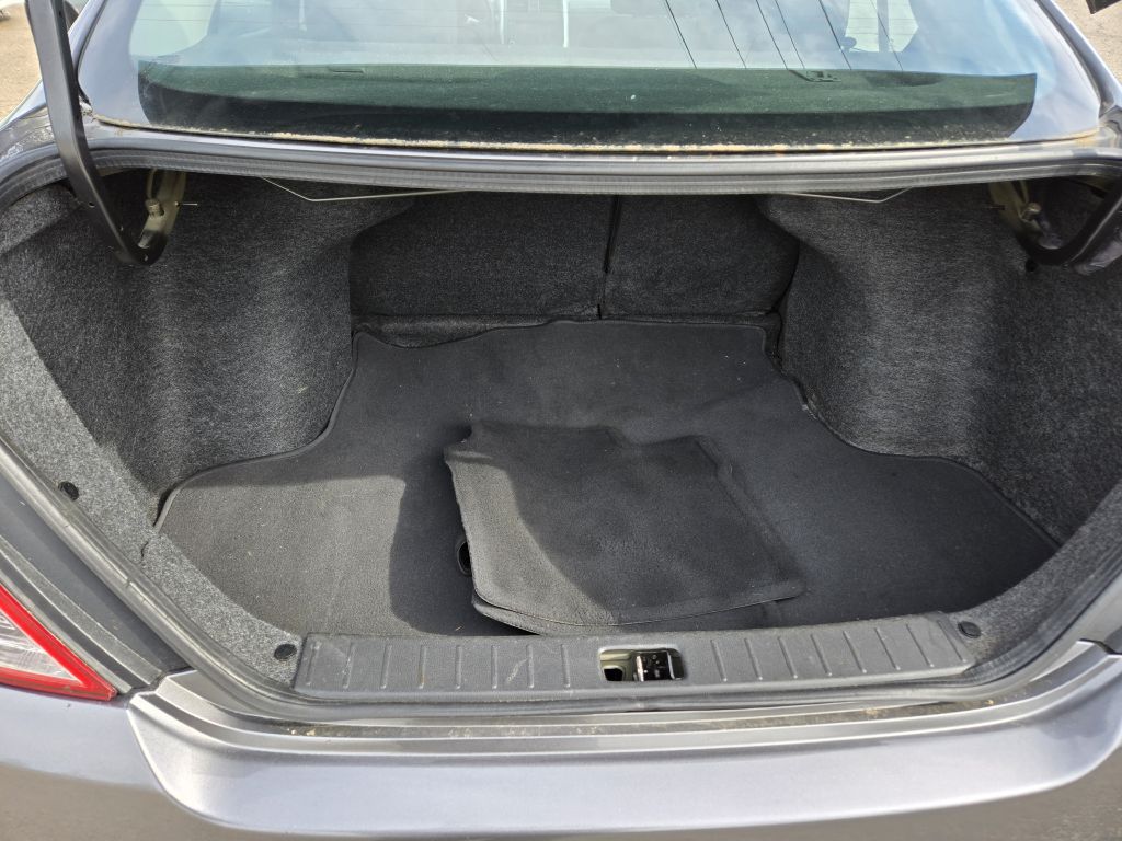 Photo 27 of this NISSAN VERSA