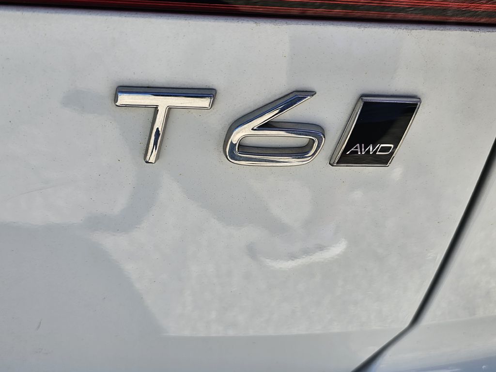 Photo 10 of this VOLVO XC60