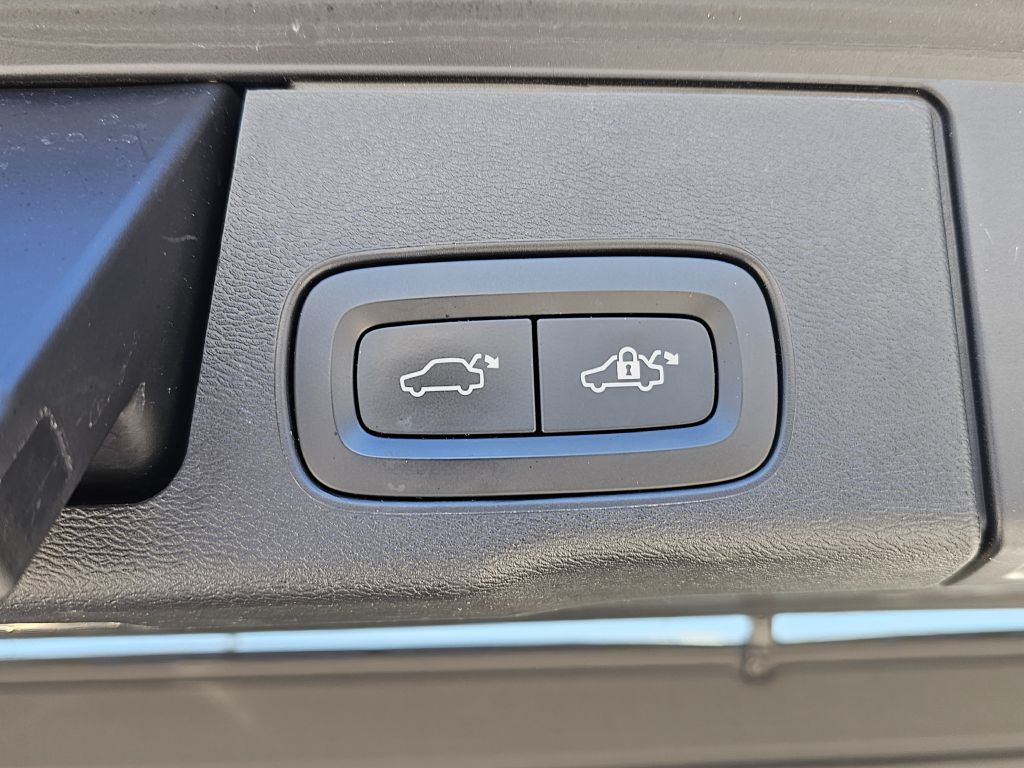 Photo 15 of this VOLVO XC60