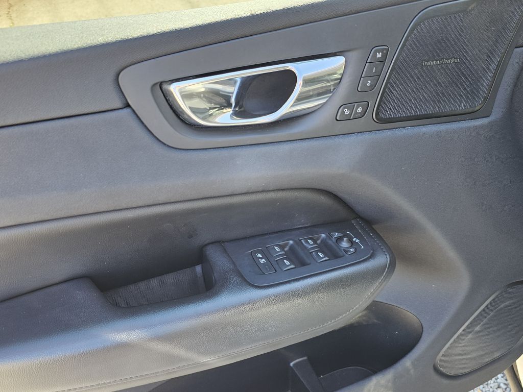 Photo 23 of this VOLVO XC60