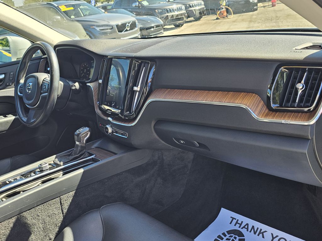 Photo 27 of this VOLVO XC60