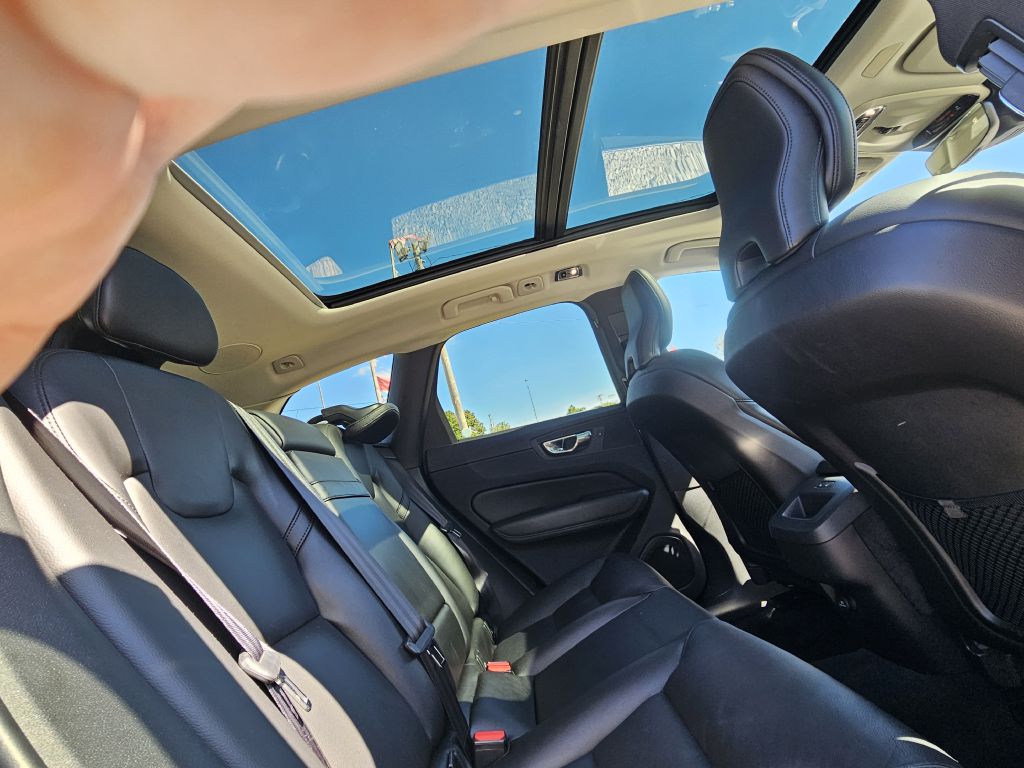 Photo 29 of this VOLVO XC60