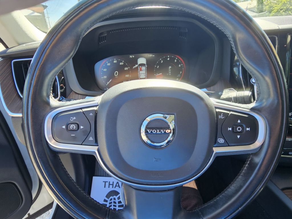 Photo 32 of this VOLVO XC60