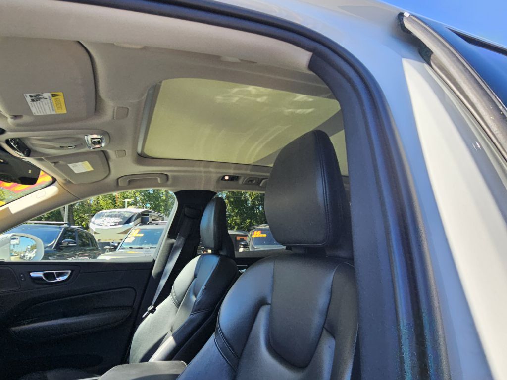 Photo 39 of this VOLVO XC60
