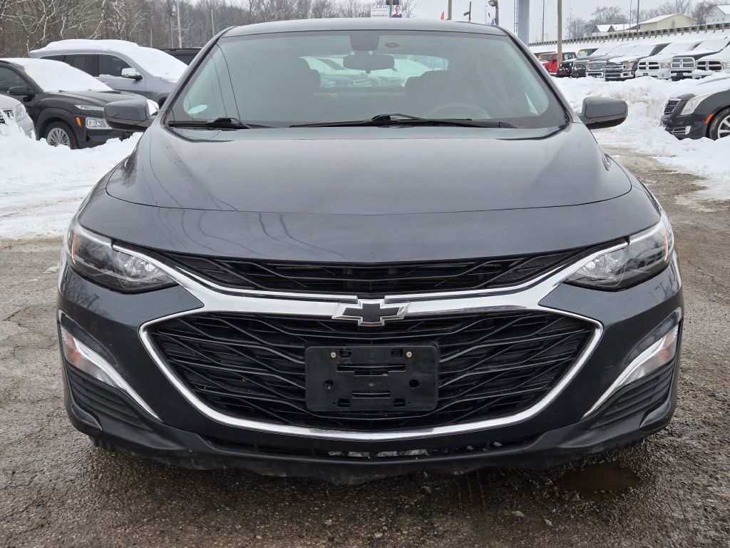 Photo 2 of this CHEVROLET MALIBU