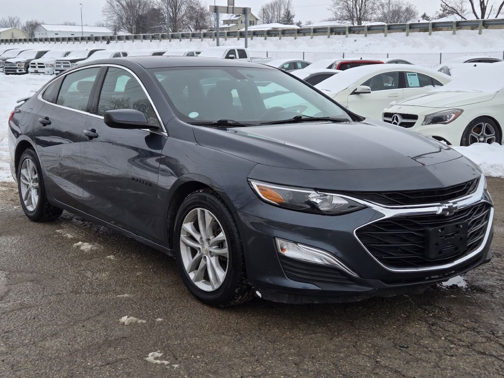 Photo 3 of this CHEVROLET MALIBU