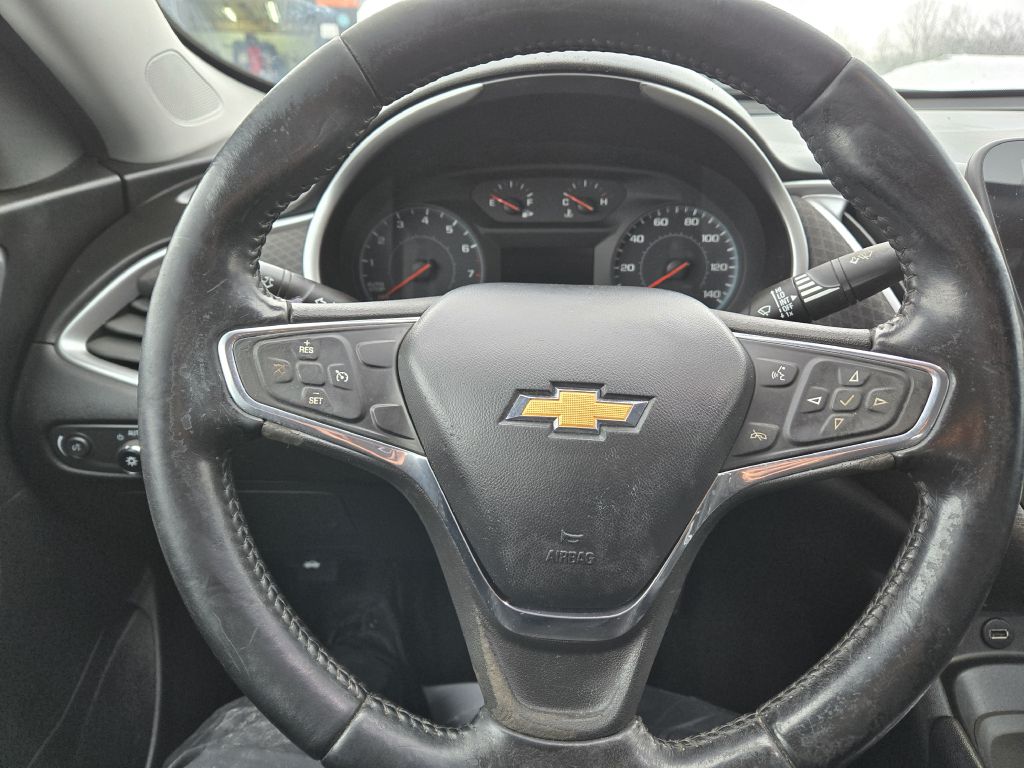 Photo 13 of this CHEVROLET MALIBU