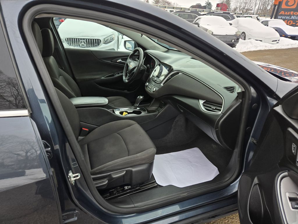 Photo 24 of this CHEVROLET MALIBU