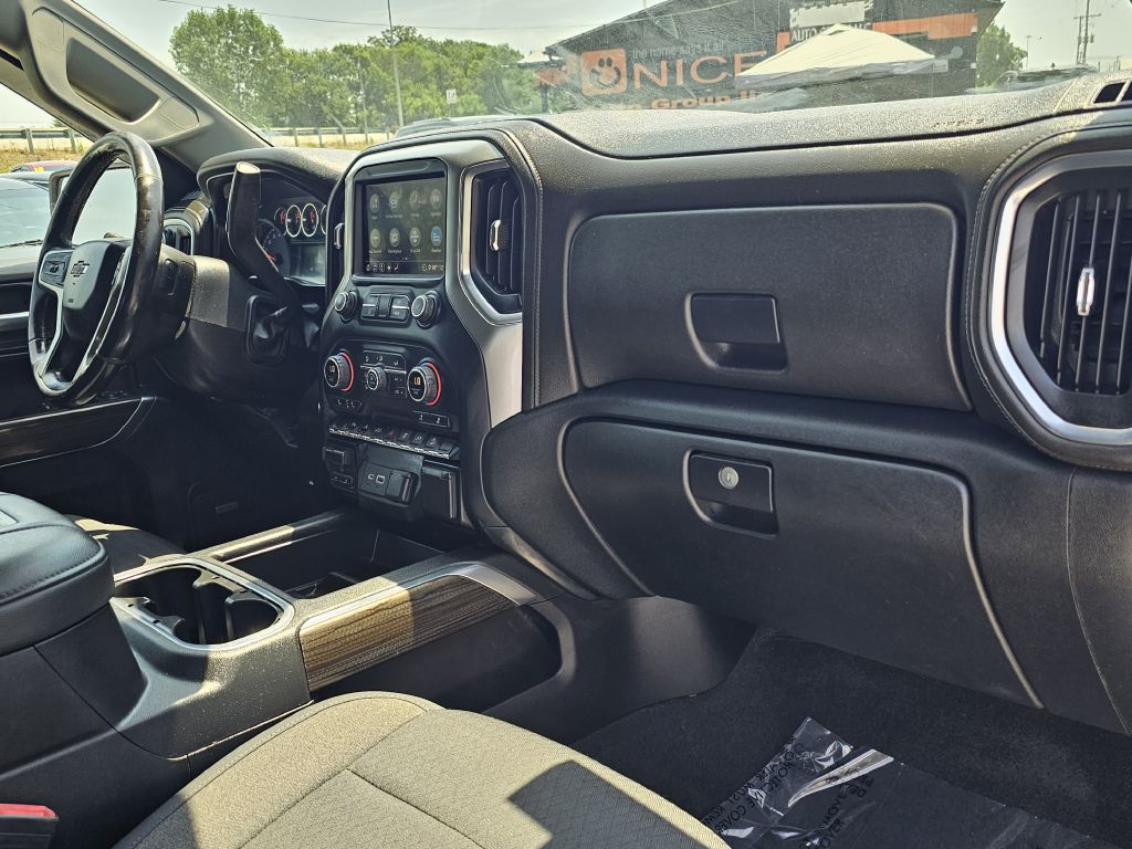 Photo 21 of this CHEVROLET SILVERADO 1500