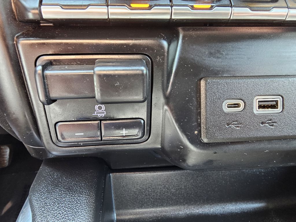 Photo 38 of this CHEVROLET SILVERADO 1500