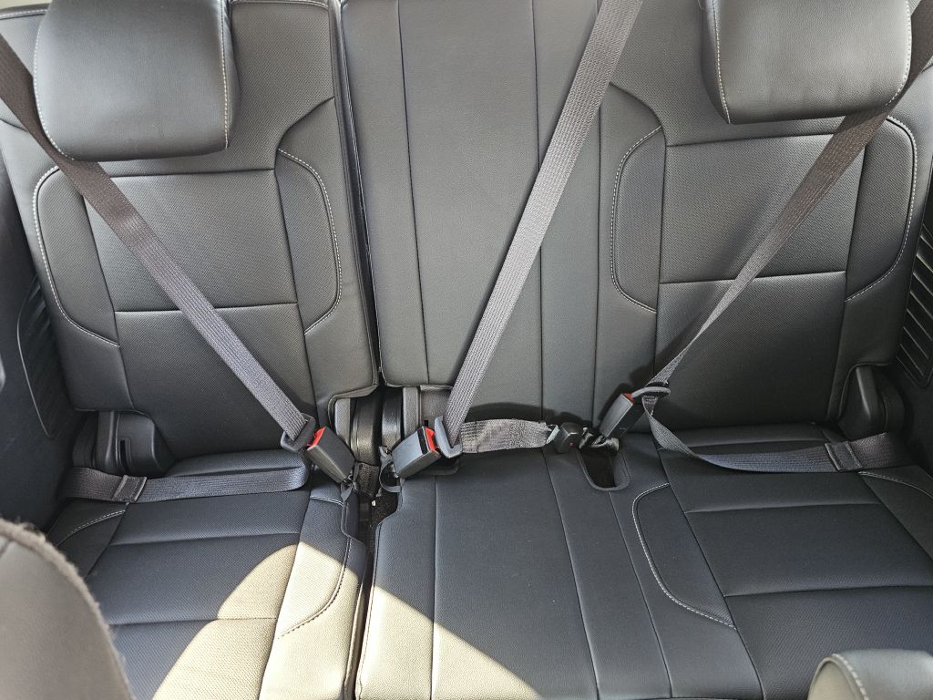 Photo 17 of this GMC YUKON