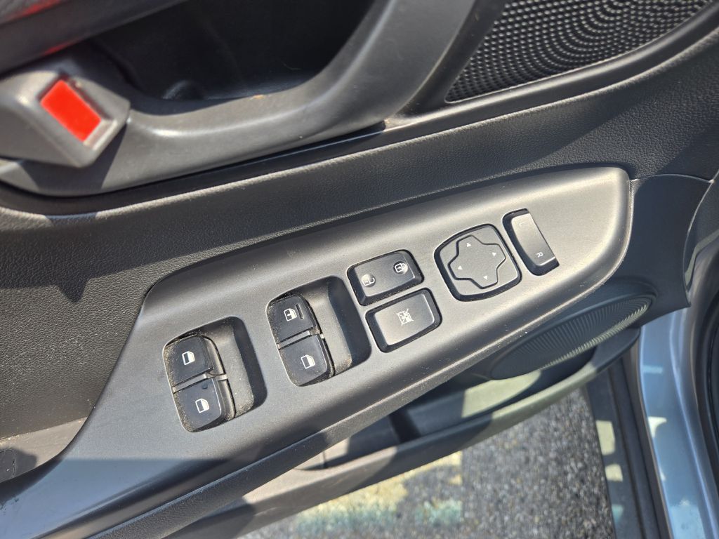 Photo 14 of this HYUNDAI KONA