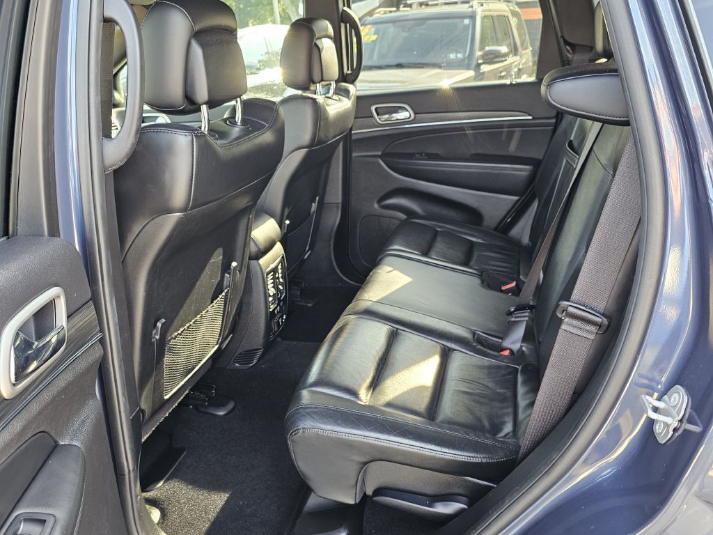 Photo 17 of this JEEP GRAND CHEROKEE
