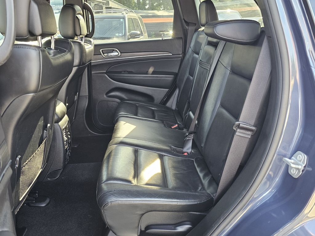 Photo 18 of this JEEP GRAND CHEROKEE