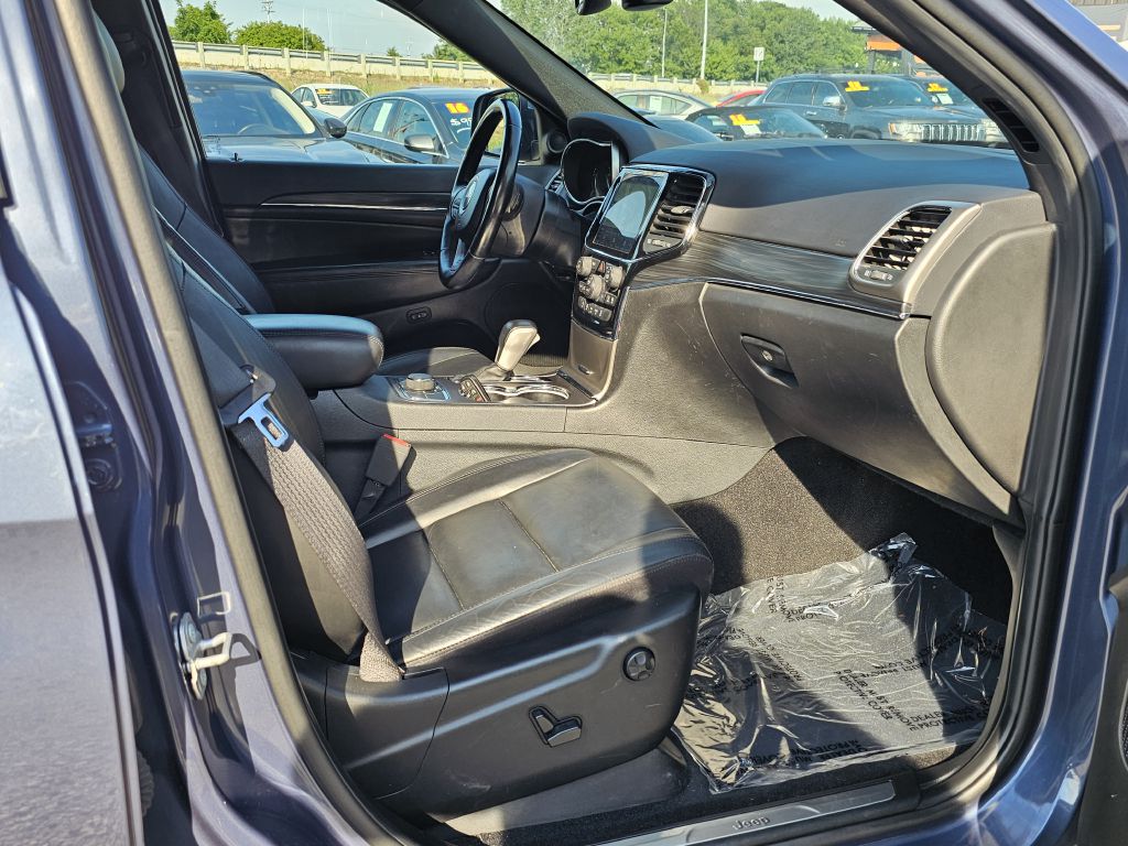 Photo 19 of this JEEP GRAND CHEROKEE