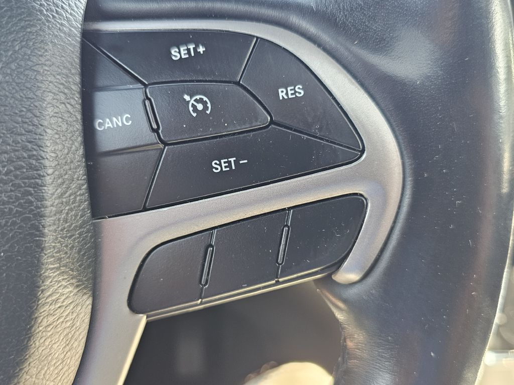 Photo 26 of this JEEP GRAND CHEROKEE