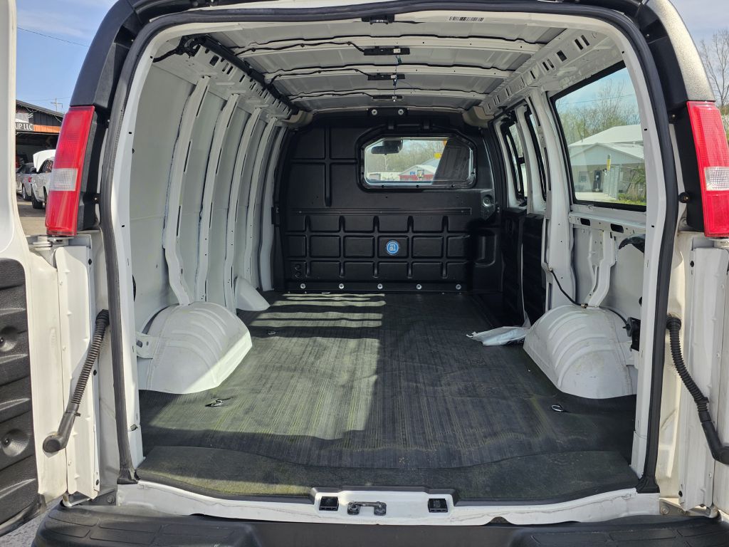 Photo 13 of this CHEVROLET EXPRESS