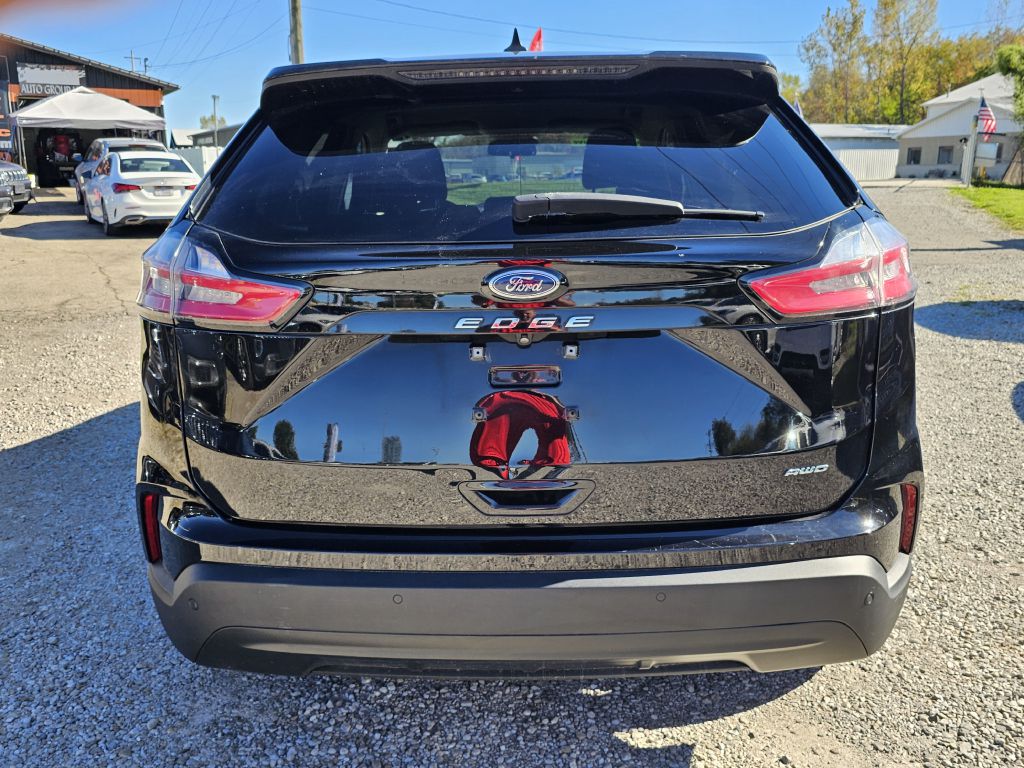 Photo 4 of this FORD EDGE