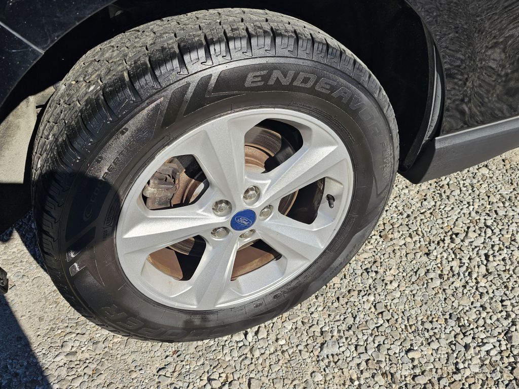Photo 10 of this FORD EDGE