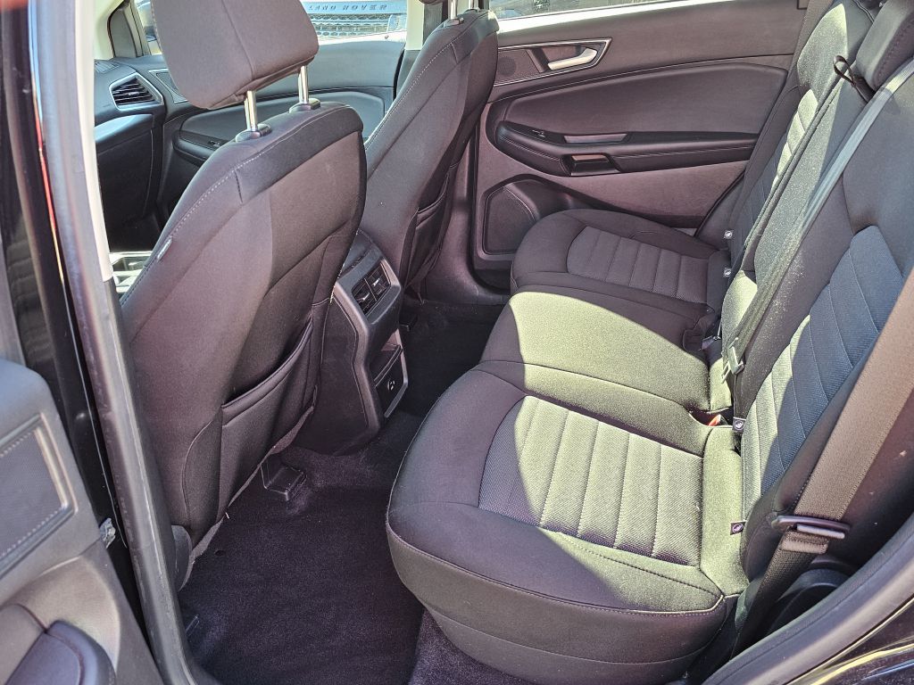 Photo 15 of this FORD EDGE