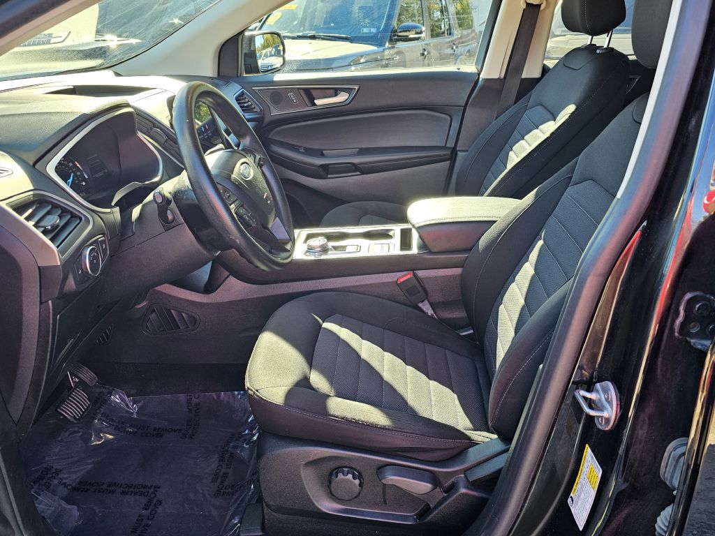 Photo 17 of this FORD EDGE