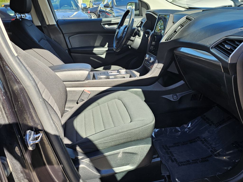 Photo 20 of this FORD EDGE