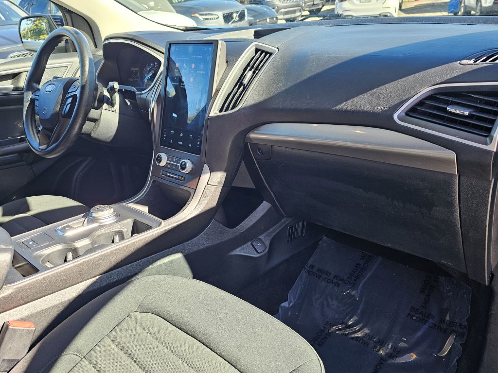 Photo 22 of this FORD EDGE