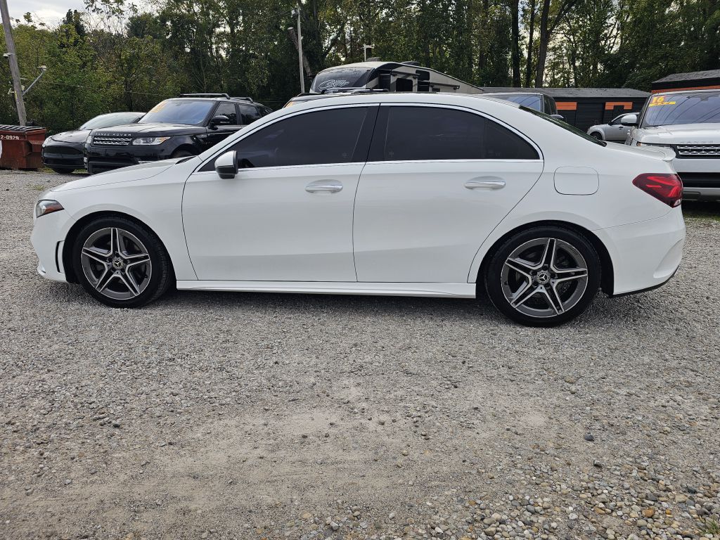 Photo 2 of this MERCEDES-BENZ A