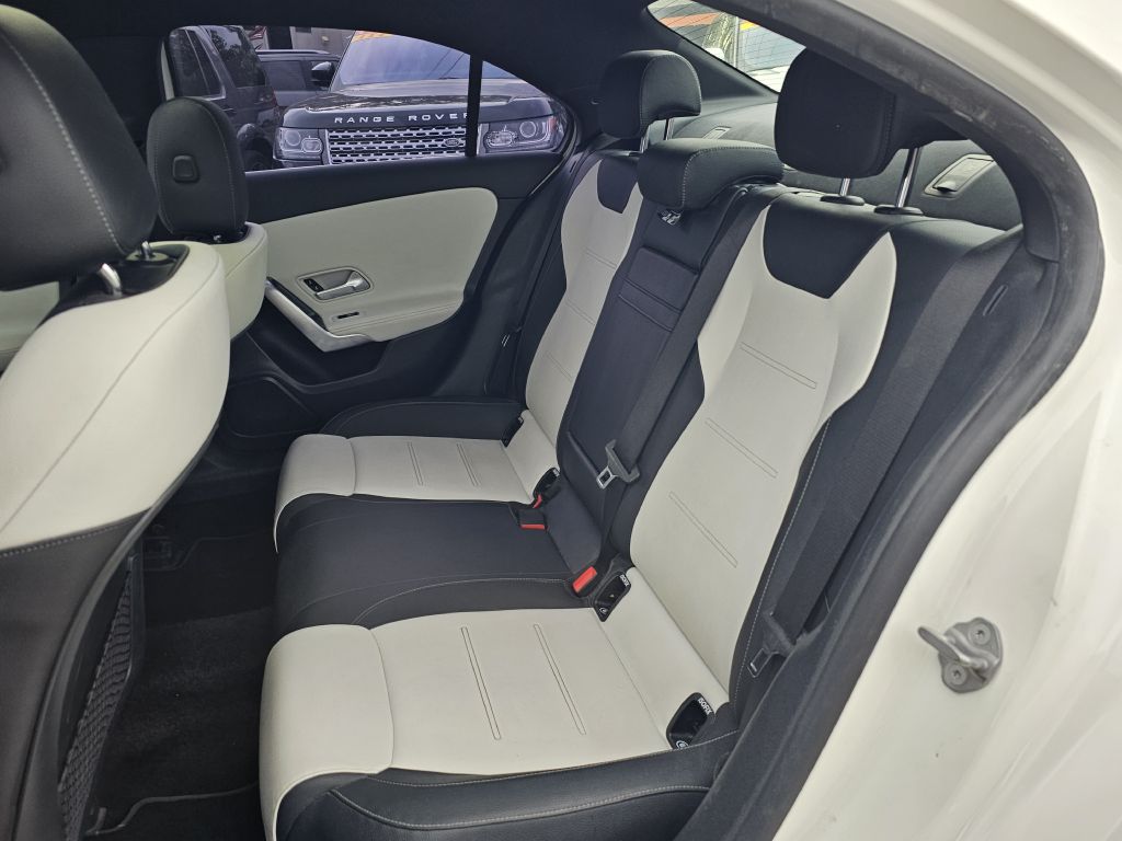 Photo 15 of this MERCEDES-BENZ A