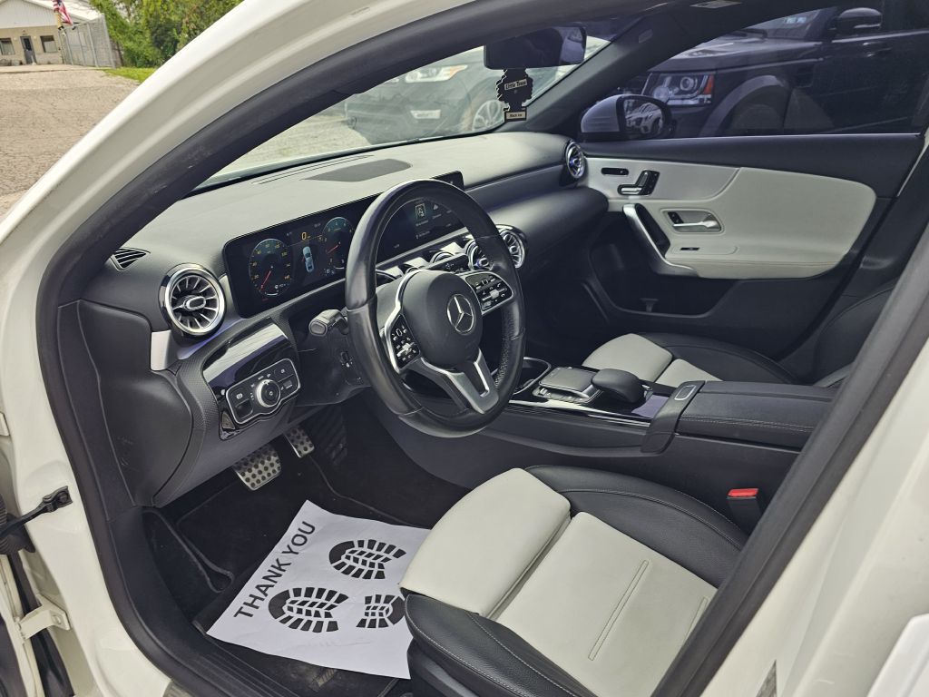 Photo 19 of this MERCEDES-BENZ A