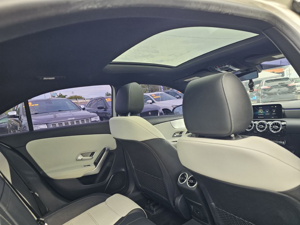 Photo 22 of this MERCEDES-BENZ A
