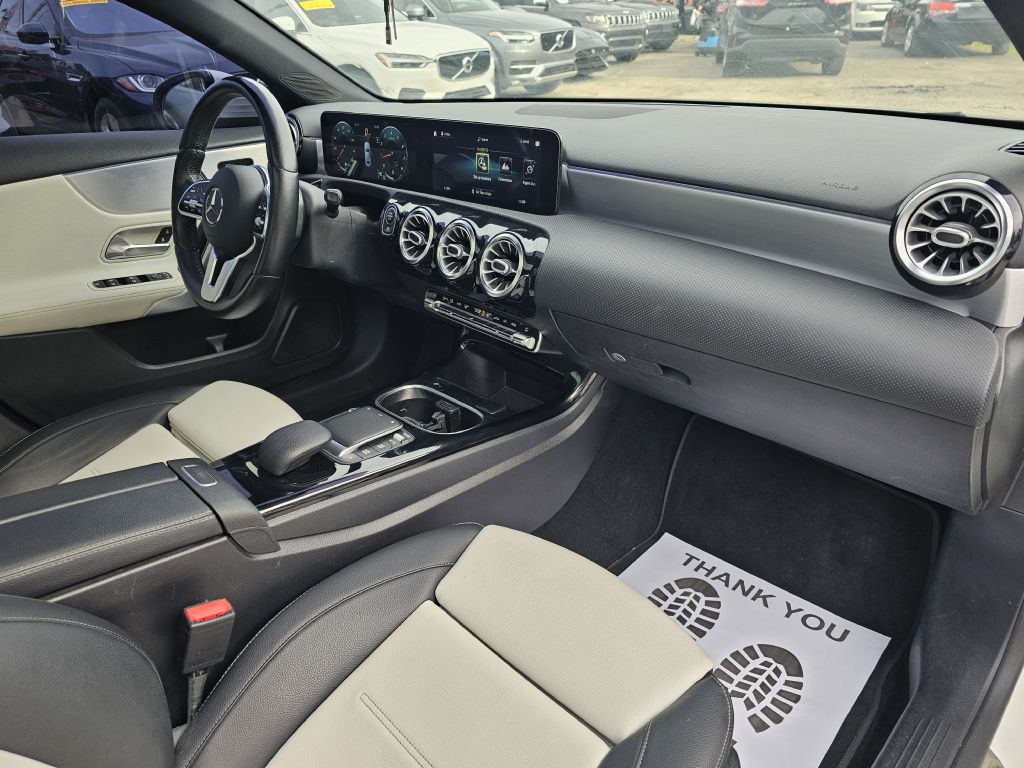 Photo 25 of this MERCEDES-BENZ A