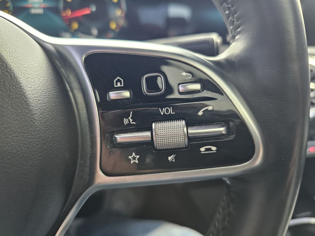 Photo 30 of this MERCEDES-BENZ A