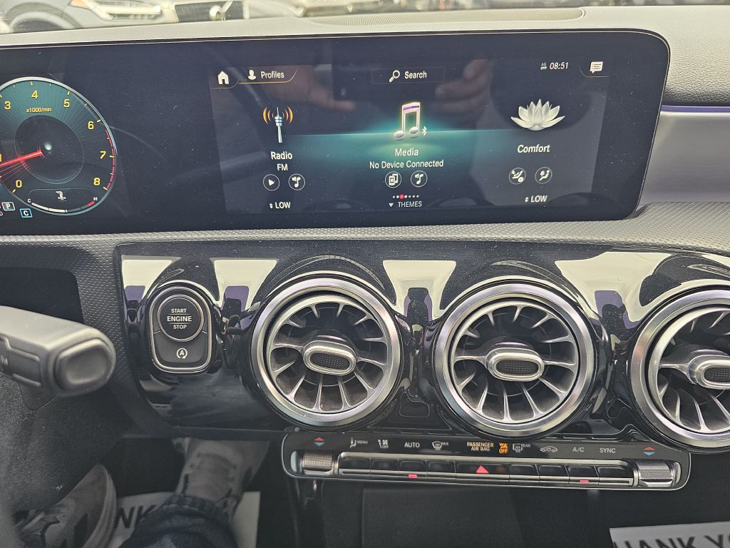 Photo 33 of this MERCEDES-BENZ A