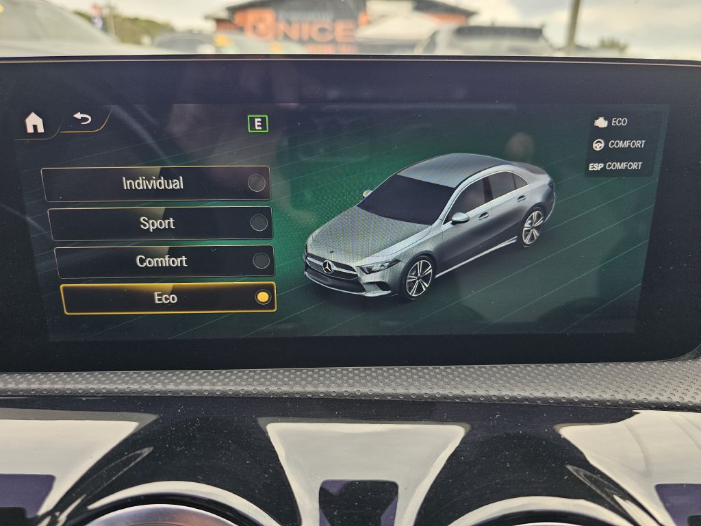 Photo 36 of this MERCEDES-BENZ A