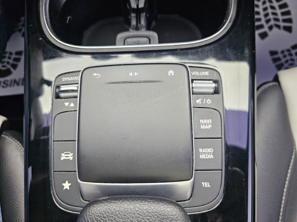 Photo 38 of this MERCEDES-BENZ A