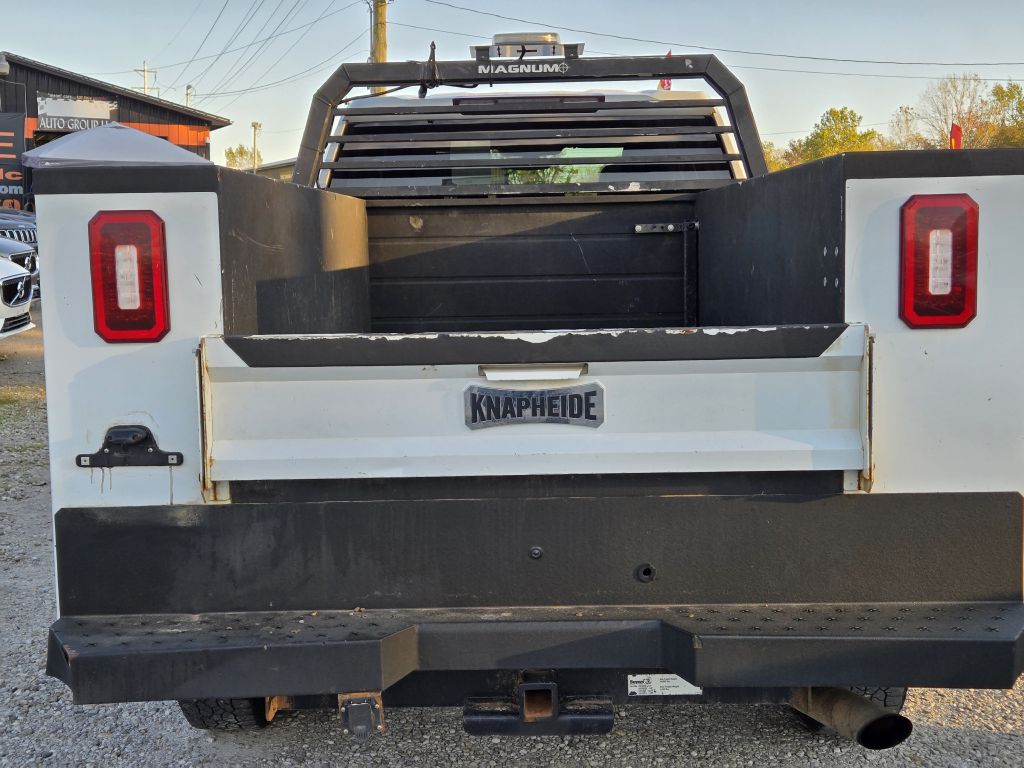 Photo 8 of this CHEVROLET SILVERADO 2500