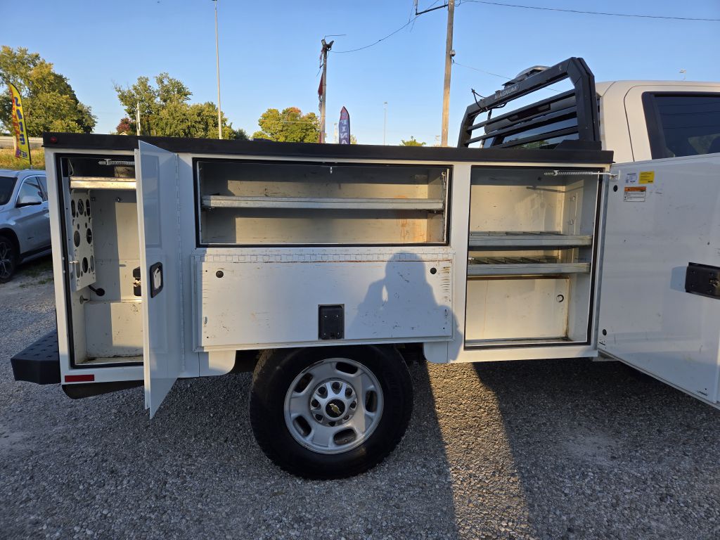 Photo 17 of this CHEVROLET SILVERADO 2500