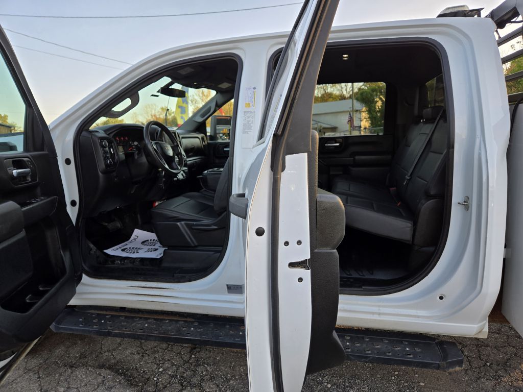 Photo 31 of this CHEVROLET SILVERADO 2500