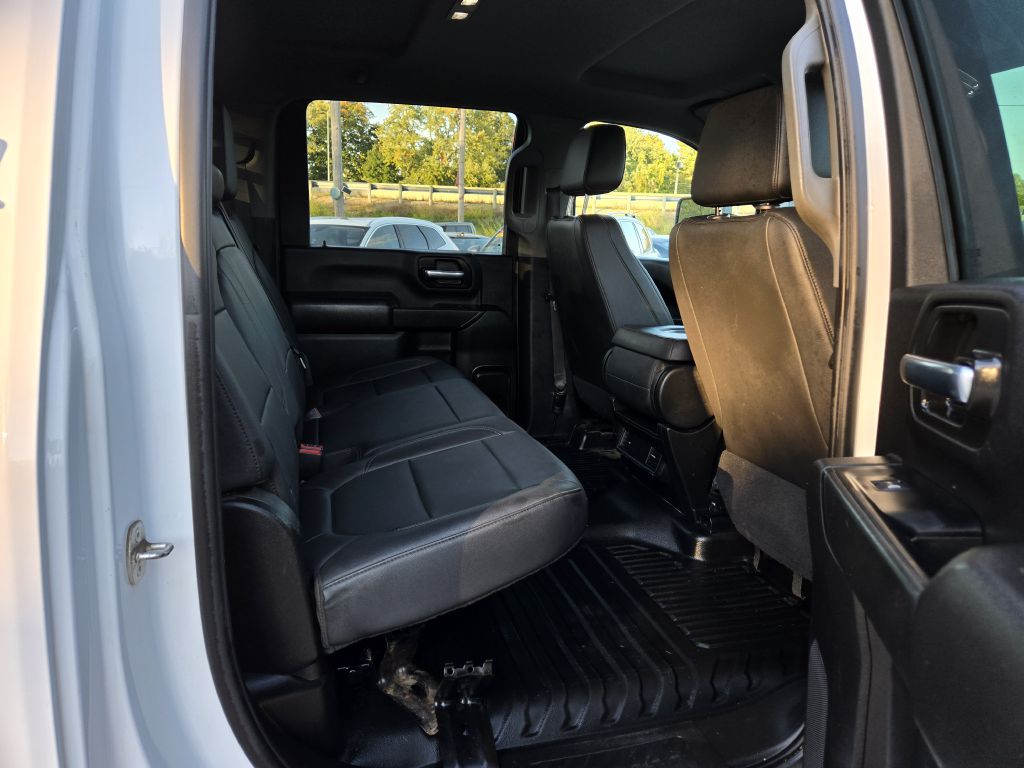 Photo 32 of this CHEVROLET SILVERADO 2500