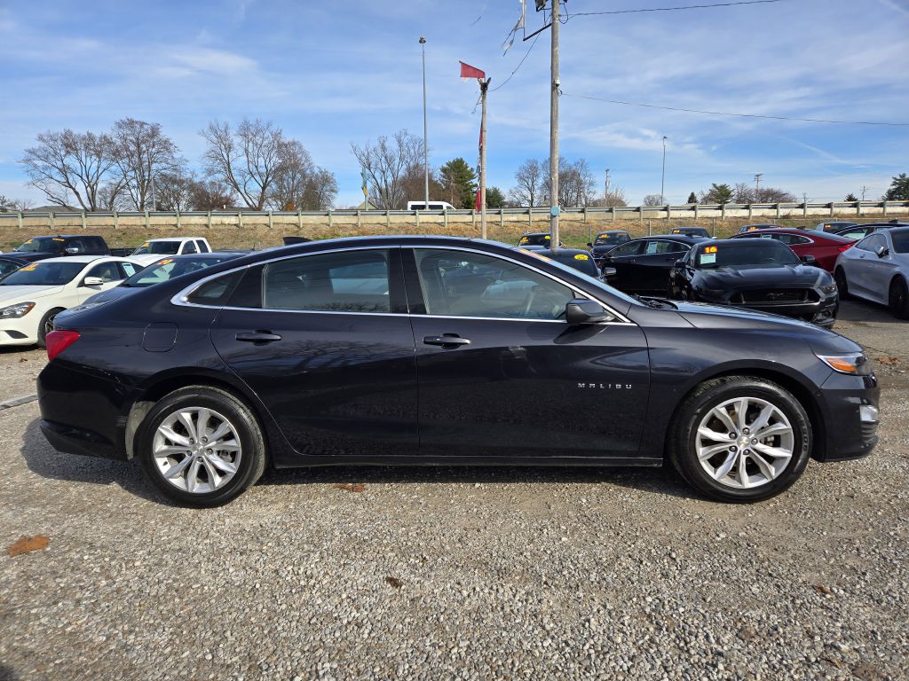 Photo 4 of this CHEVROLET MALIBU