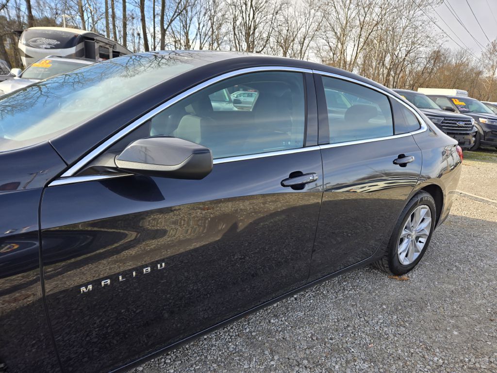 Photo 9 of this CHEVROLET MALIBU