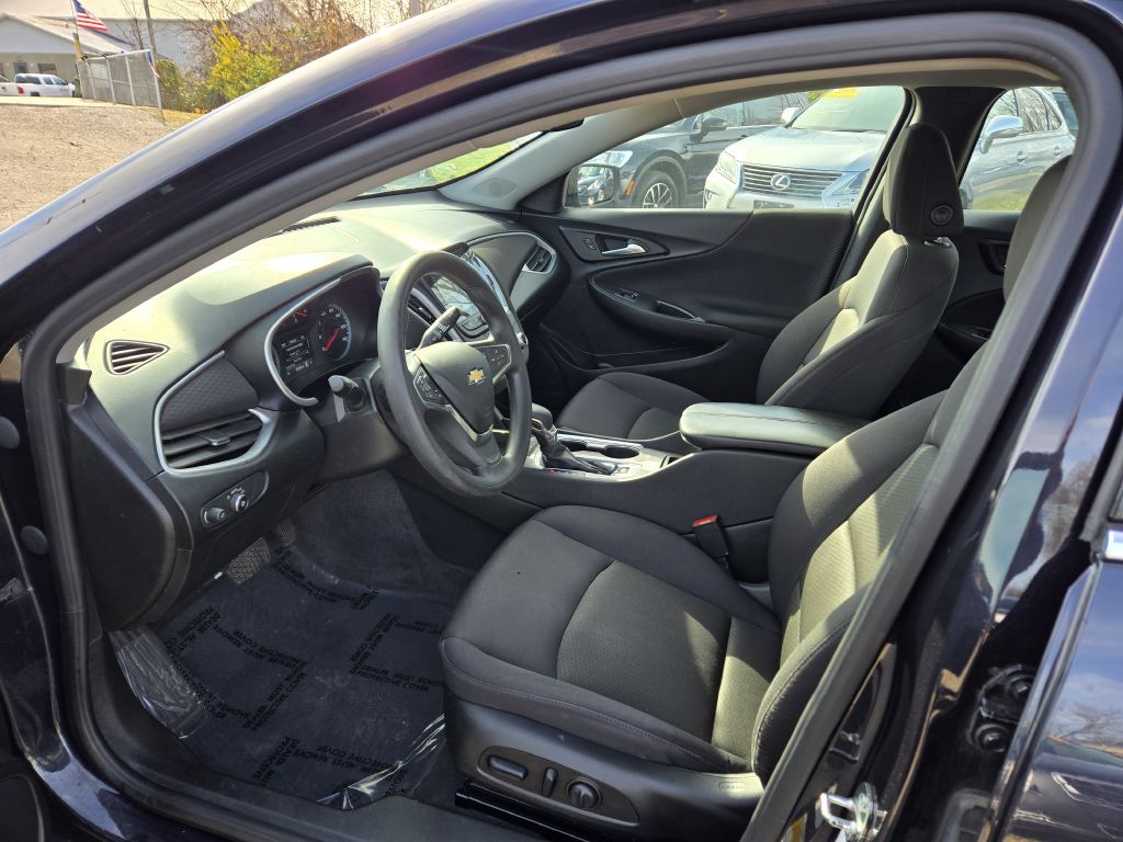 Photo 12 of this CHEVROLET MALIBU