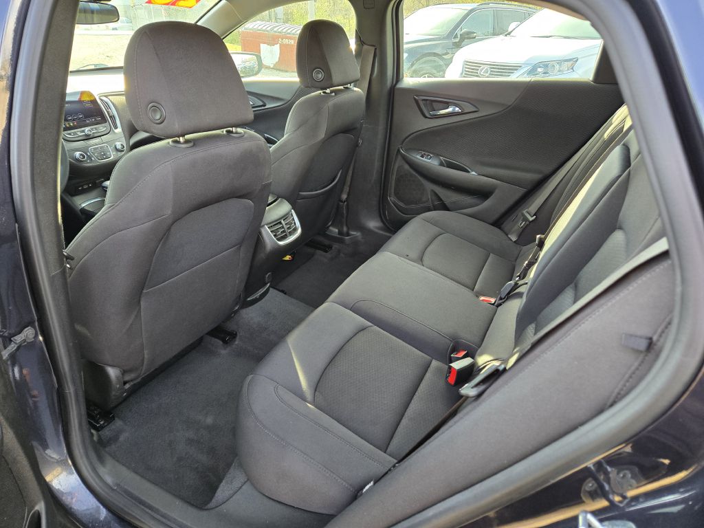Photo 25 of this CHEVROLET MALIBU